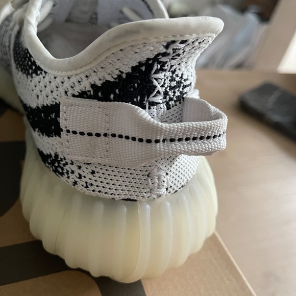 Yeezy Adidas Boost 350 V2 US 6 1/2 Zebra Sneakers - Picture 6 of 17